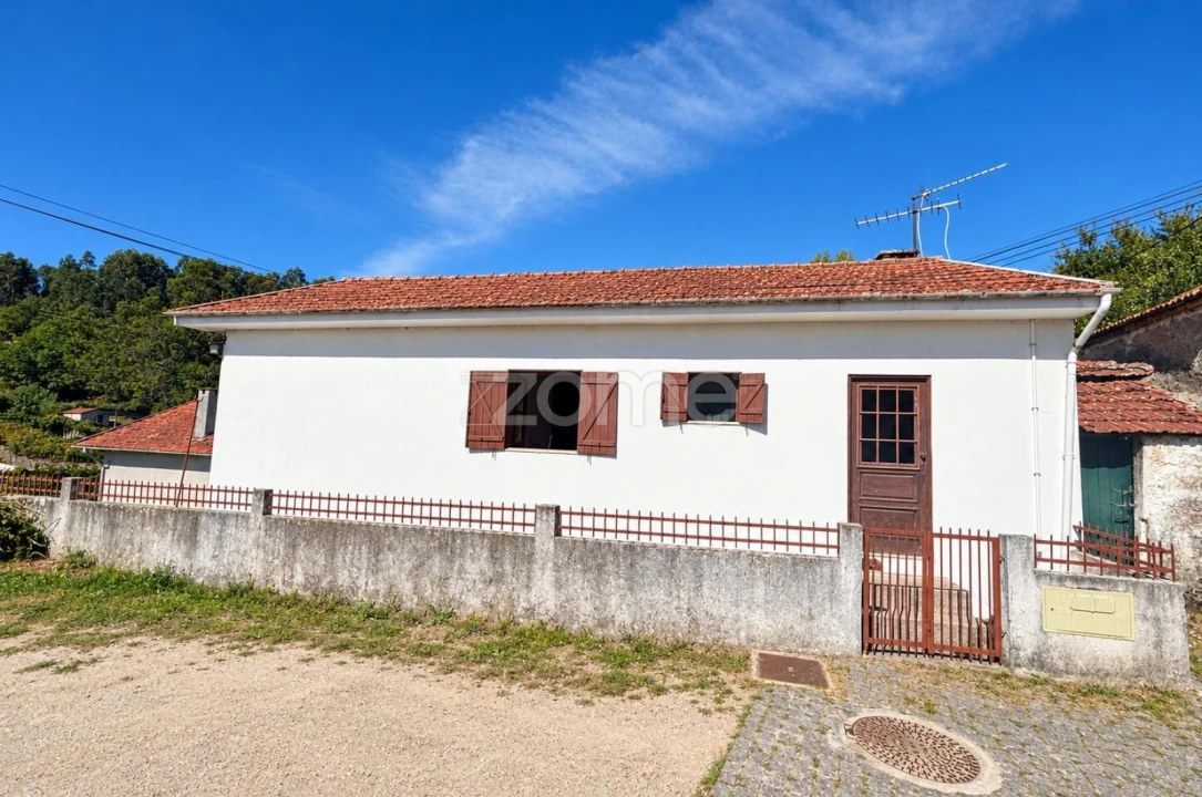 Moradia T2 para Venda em Campelo e Ovil Foto 3