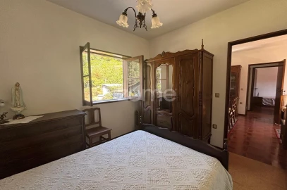 Moradia T2 para Venda em Campelo e Ovil