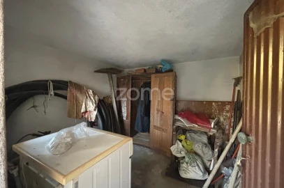 Moradia T2 para Venda em Campelo e Ovil