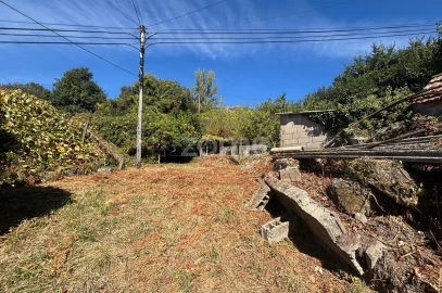 Moradia T2 para Venda em Campelo e Ovil