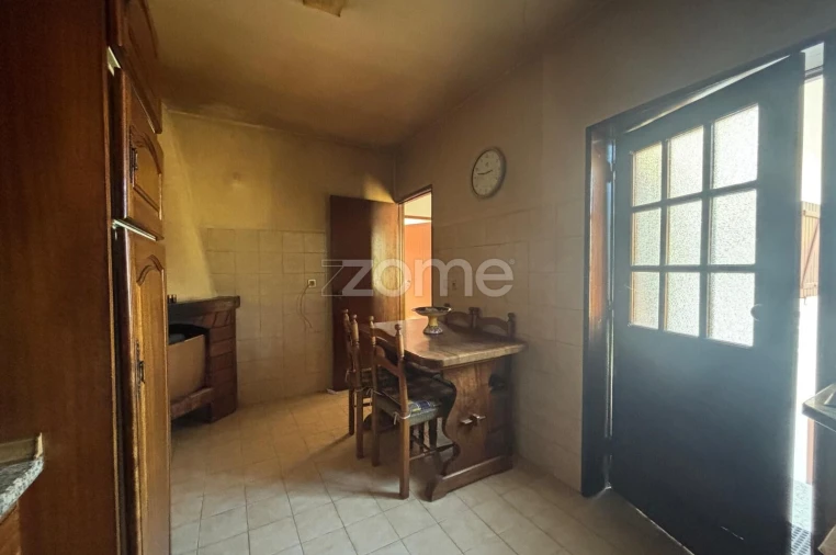 Moradia T2 para Venda em Campelo e Ovil Foto 5