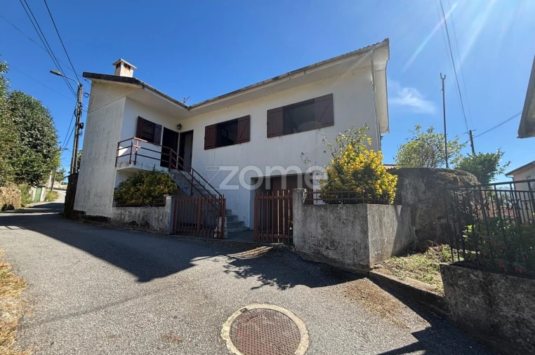 Moradia T2 para Venda em Campelo e Ovil Foto 2