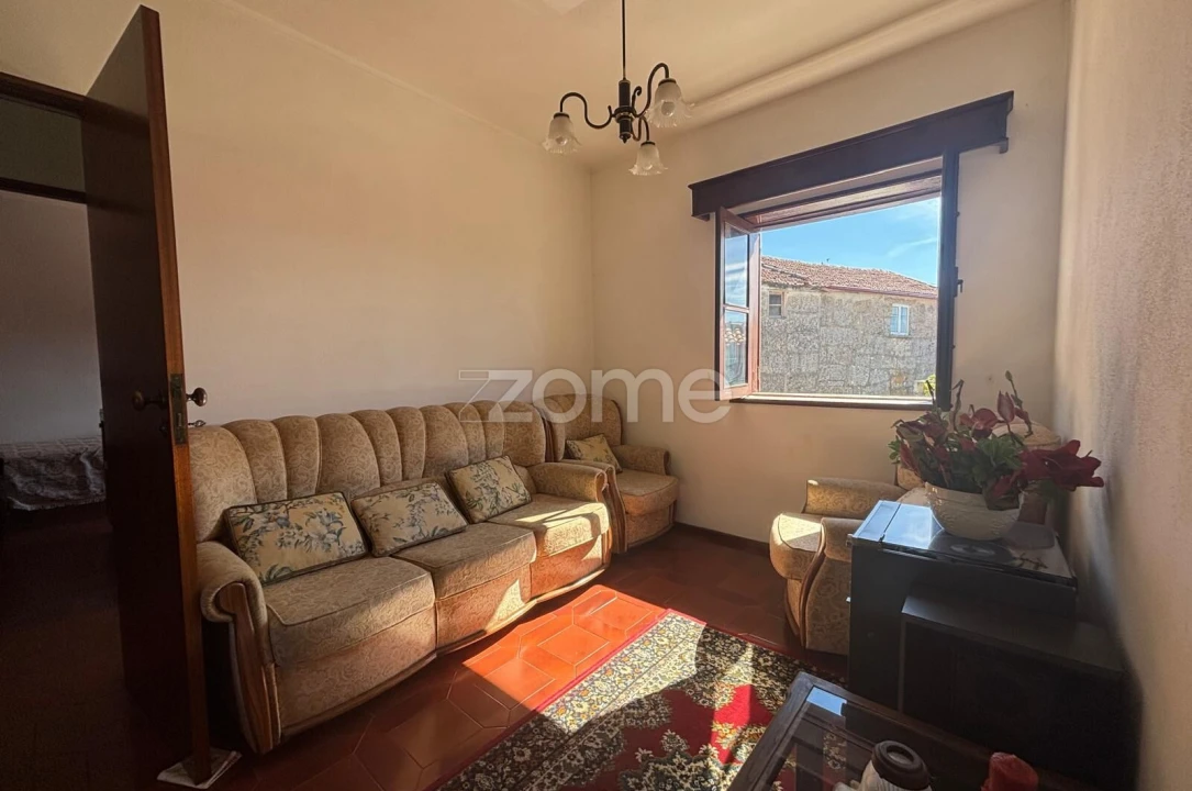 Moradia T2 para Venda em Campelo e Ovil Foto 9