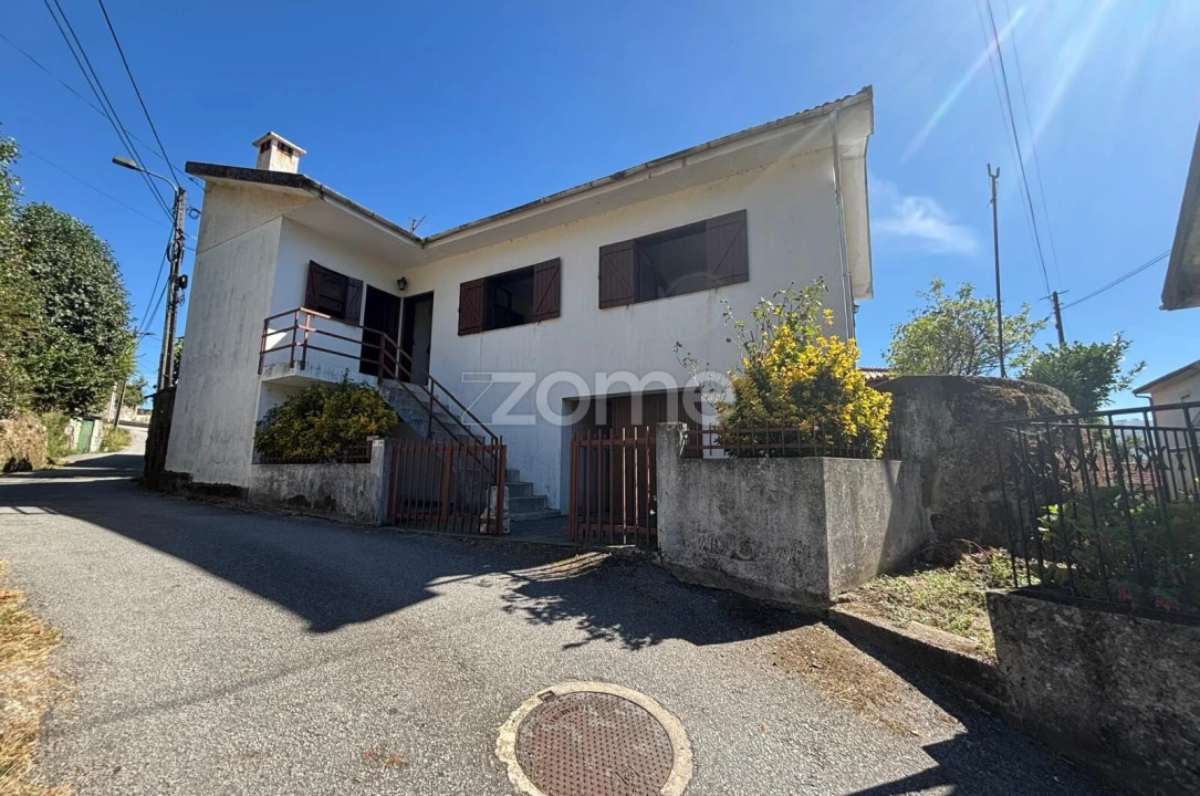 Moradia T2 para Venda em Campelo e Ovil Foto 2