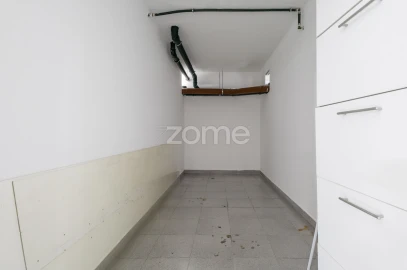Apartamento T4 para Venda em Carcavelos e Parede