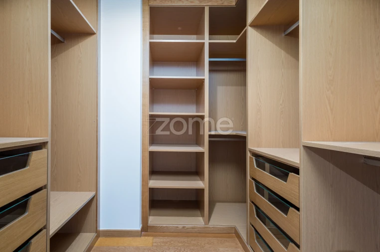 Apartamento T4 para Venda em Carcavelos e Parede Foto 15