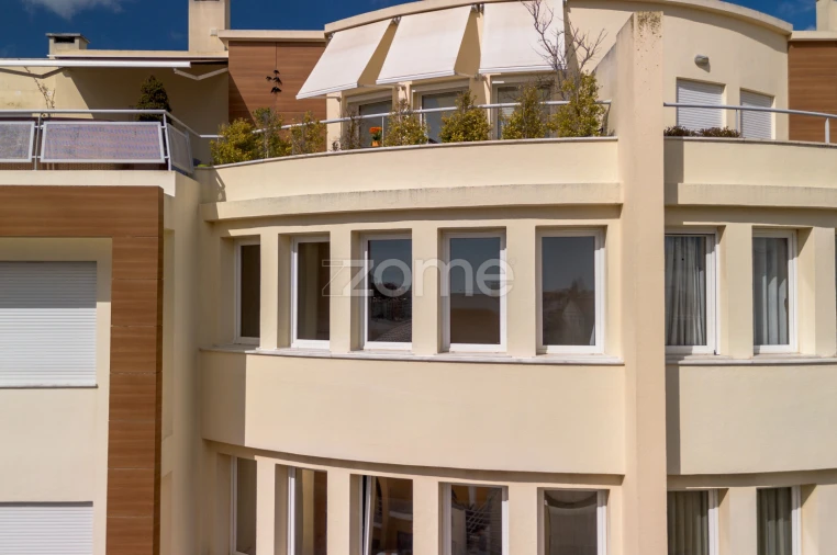 Apartamento T4 para Venda em Carcavelos e Parede Foto 2