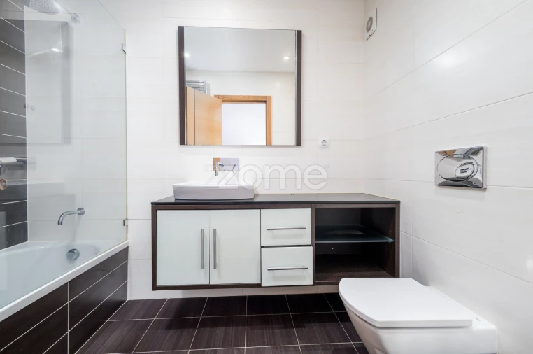 Apartamento T4 para Venda em Carcavelos e Parede Foto 25