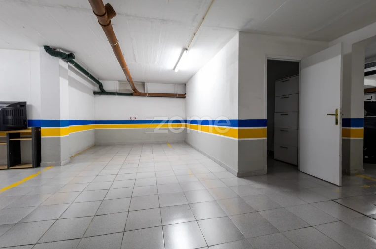 Apartamento T4 para Venda em Carcavelos e Parede Foto 31