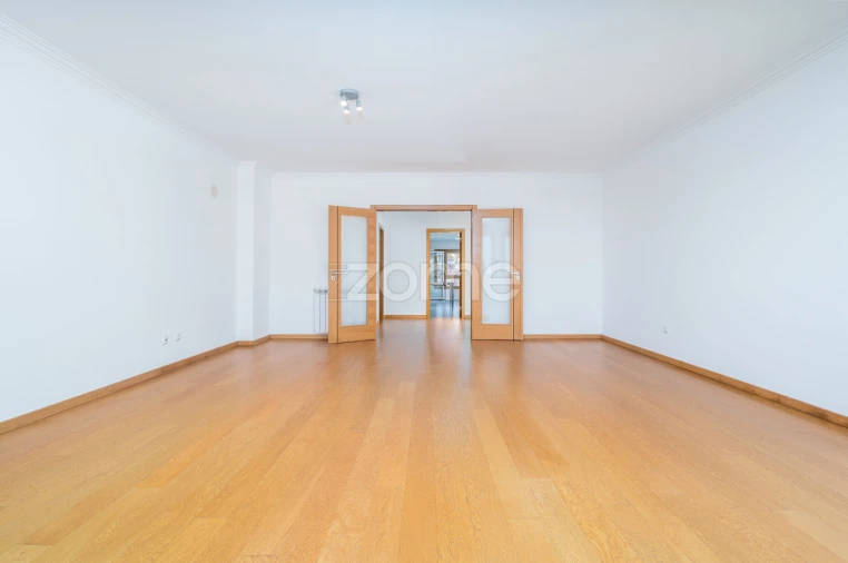 Apartamento T4 para Venda em Carcavelos e Parede Foto 5