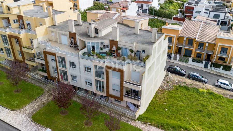 Apartamento T4 para Venda em Carcavelos e Parede