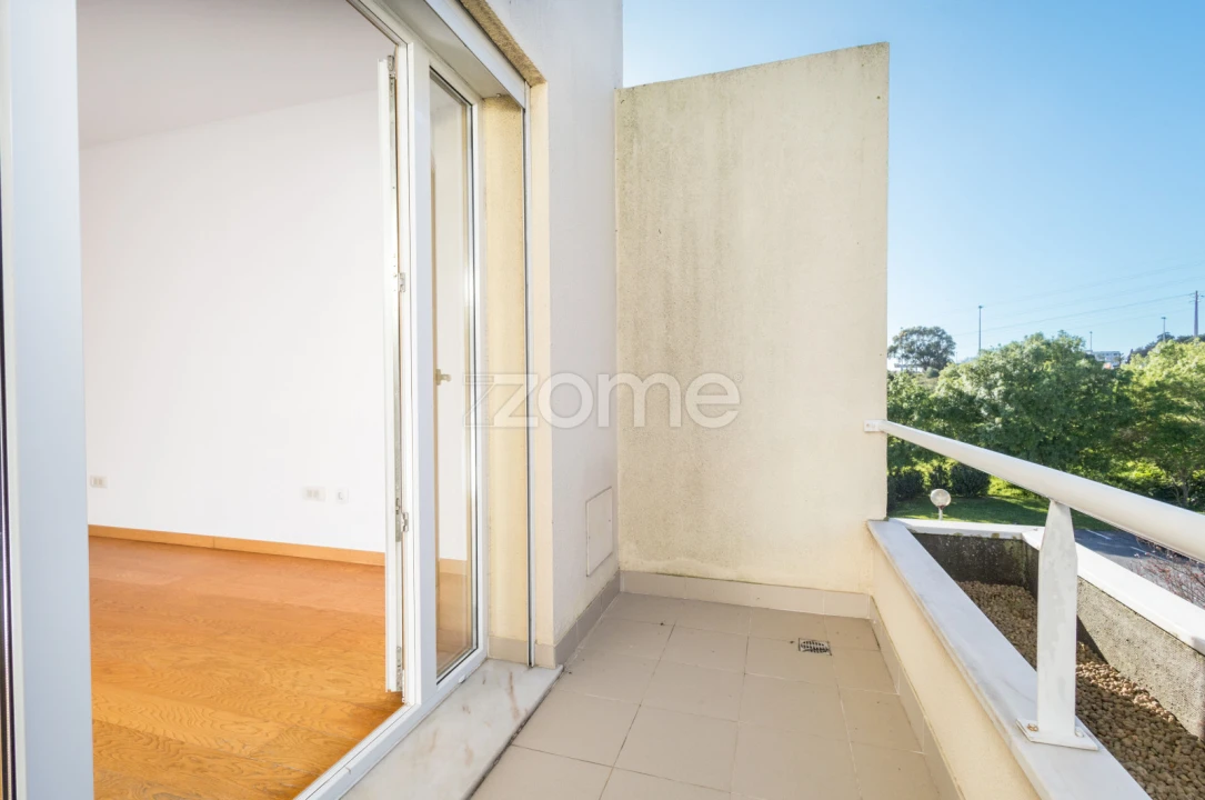 Apartamento T4 para Venda em Carcavelos e Parede Foto 22