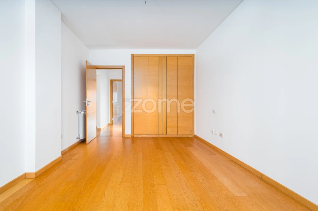 Apartamento T4 para Venda em Carcavelos e Parede Foto 24