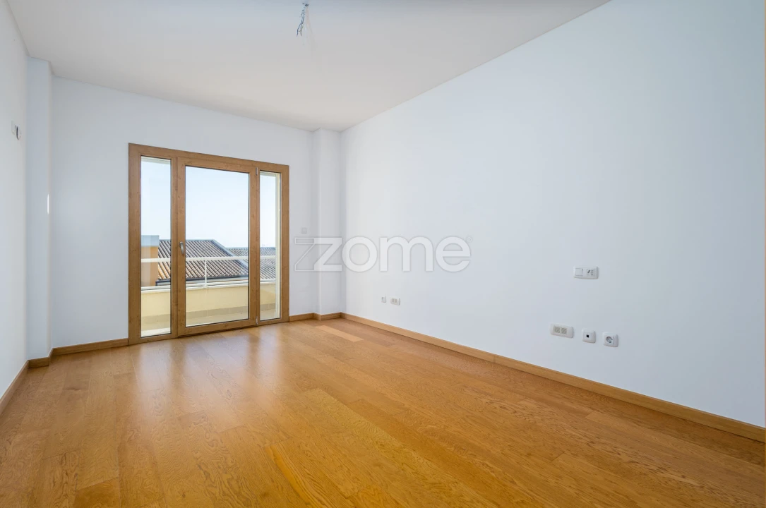 Apartamento T4 para Venda em Carcavelos e Parede Foto 26