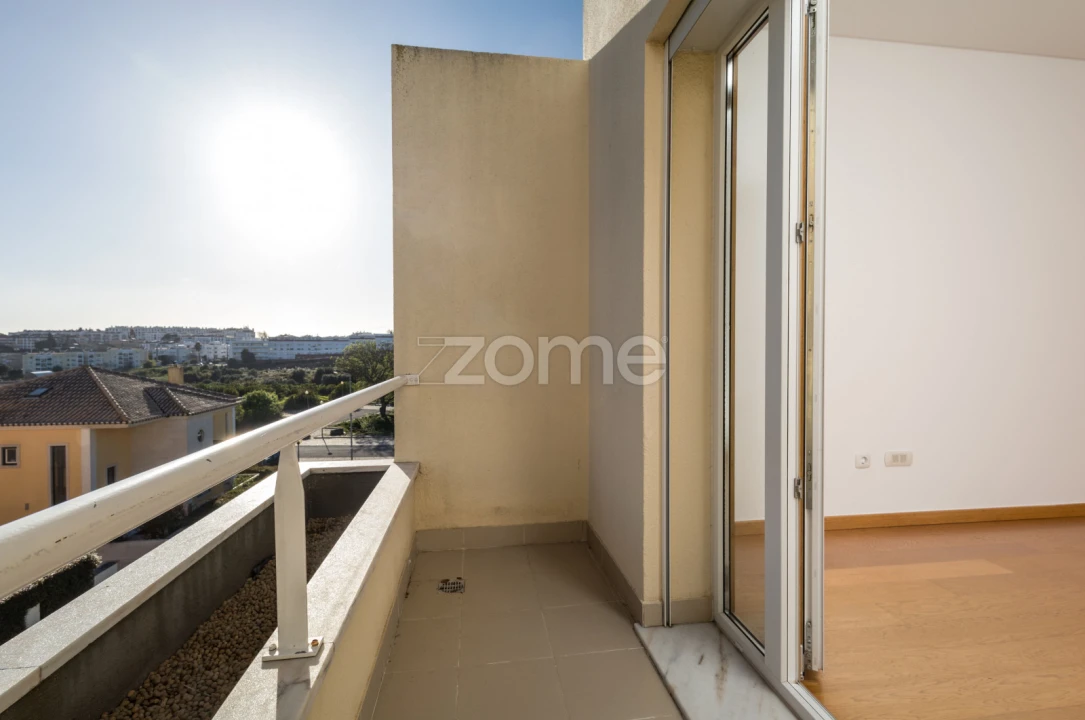 Apartamento T4 para Venda em Carcavelos e Parede Foto 30