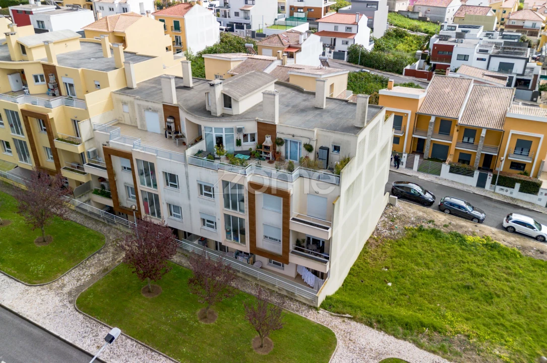 Apartamento T4 para Venda em Carcavelos e Parede Foto 1