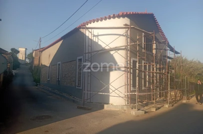 Moradia T3 para Venda em Casal Comba