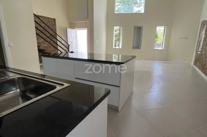 Moradia T3 para Venda em Casal Comba