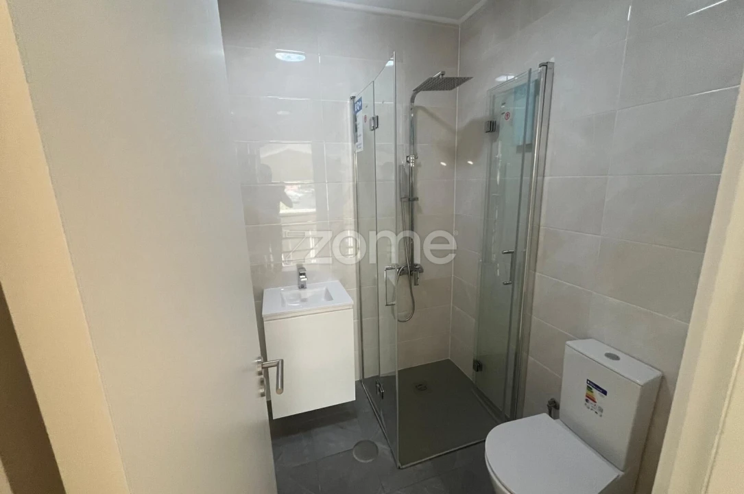 Moradia T3 para Venda em Casal Comba Foto 25