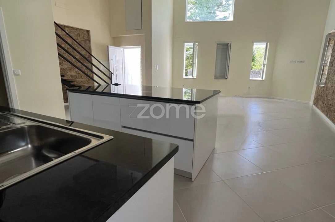 Moradia T3 para Venda em Casal Comba Foto 15