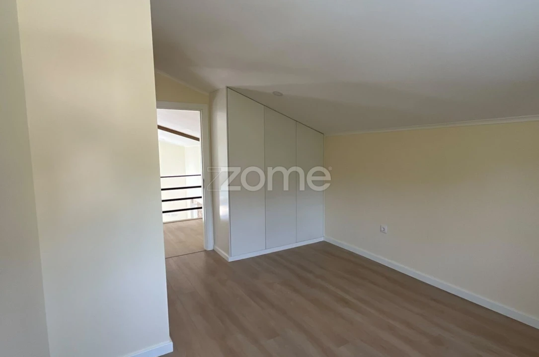 Moradia T3 para Venda em Casal Comba Foto 25