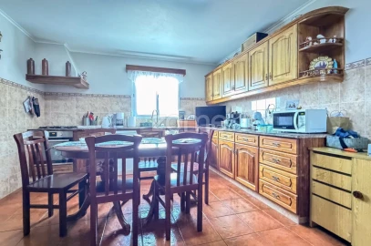 Moradia T4 para Venda em Santo Antonio
