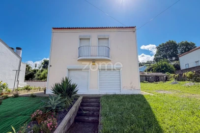 Moradia T4 para Venda em Santo Antonio