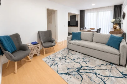 Apartamento T2 para Arrendamento em Capelas