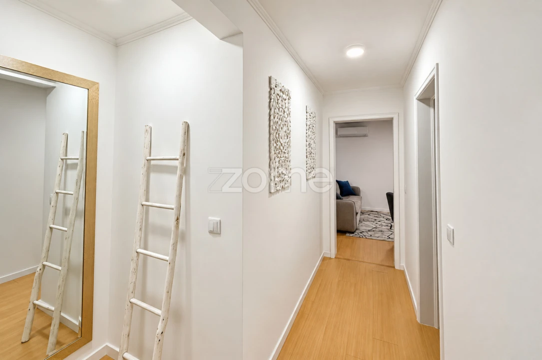 Apartamento T2 para Arrendamento em Capelas Foto 6