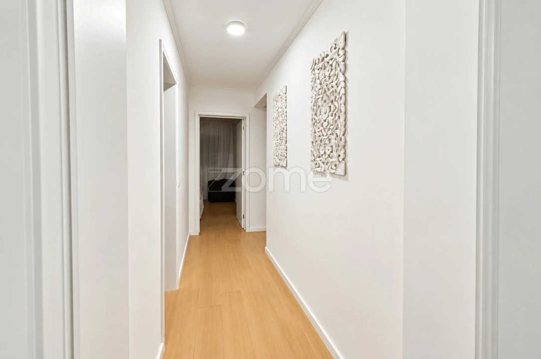 Apartamento T2 para Arrendamento em Capelas Foto 7