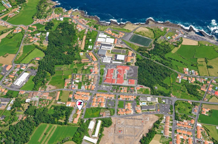Apartamento T2 para Arrendamento em Capelas Planta 1