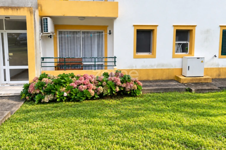 Apartamento T2 para Arrendamento em Capelas Foto 15