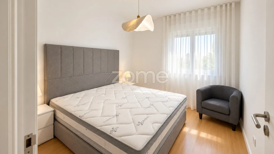 Apartamento T2 para Arrendamento em Capelas