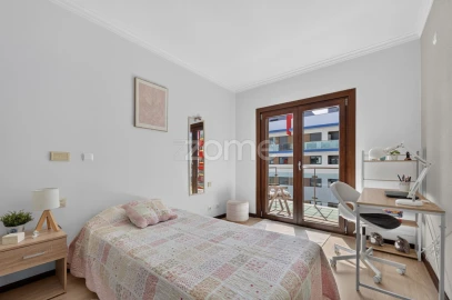 Apartamento T3 para Venda em Ramada e Caneças