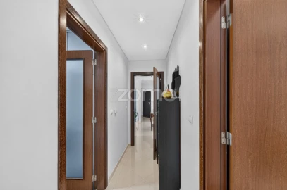 Apartamento T3 para Venda em Ramada e Caneças