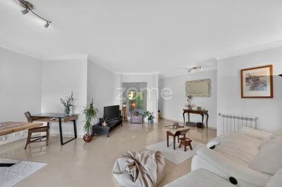Apartamento T3 para Venda em Ramada e Caneças