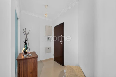 Apartamento T3 para Venda em Ramada e Caneças