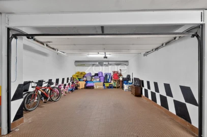 Apartamento T3 para Venda em Ramada e Caneças