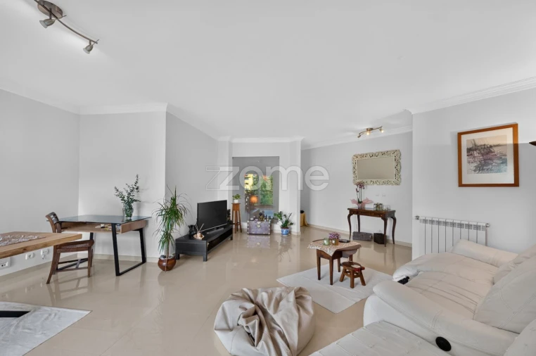 Apartamento T3 para Venda em Ramada e Caneças Foto 3