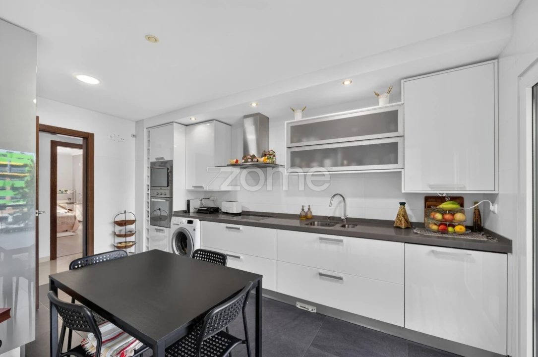 Apartamento T3 para Venda em Ramada e Caneças Foto 9