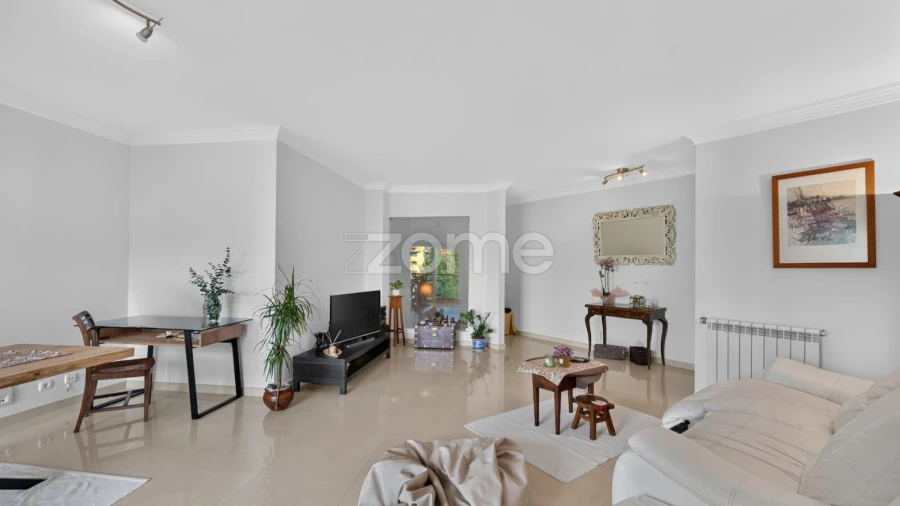 Apartamento T3 para Venda em Ramada e Caneças