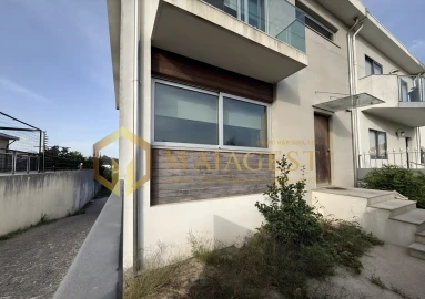 Moradia T4 para Venda em Oliveira do Douro