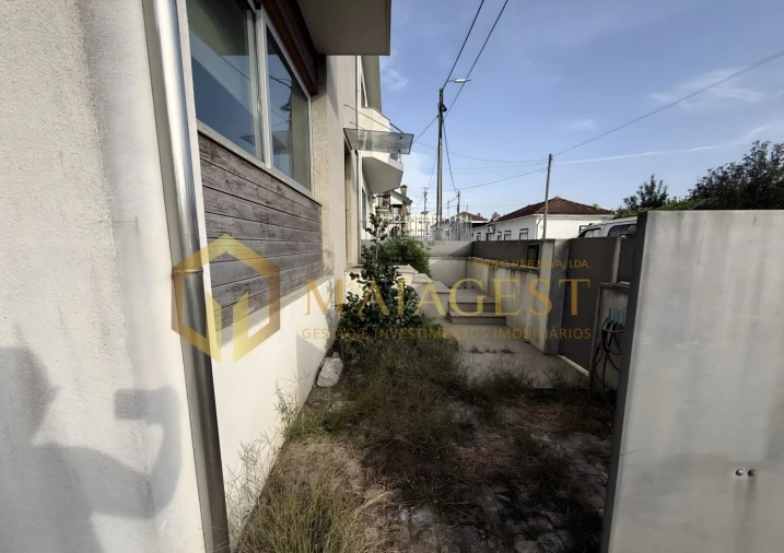 Moradia T4 para Venda em Oliveira do Douro Foto 39