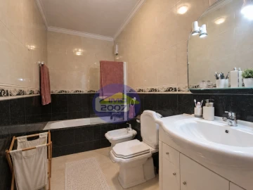 Moradia T3 para Venda em Fiães