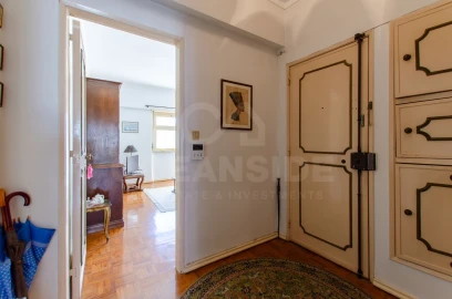 Apartamento T2 para Venda em Oeiras e São Julião da Barra, Paço de Arcos e Caxias