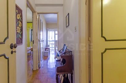 Apartamento T2 para Venda em Oeiras e São Julião da Barra, Paço de Arcos e Caxias