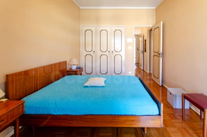 Apartamento T2 para Venda em Oeiras e São Julião da Barra, Paço de Arcos e Caxias