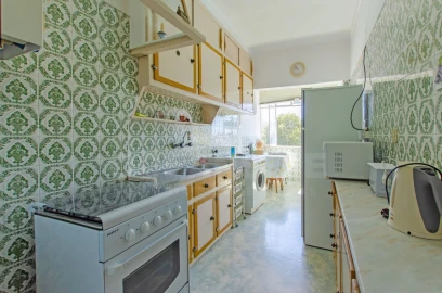 Apartamento T2 para Venda em Oeiras e São Julião da Barra, Paço de Arcos e Caxias