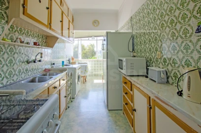 Apartamento T2 para Venda em Oeiras e São Julião da Barra, Paço de Arcos e Caxias