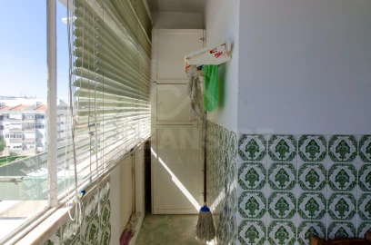 Apartamento T2 para Venda em Oeiras e São Julião da Barra, Paço de Arcos e Caxias